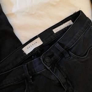 Pacsun ripped black jegging